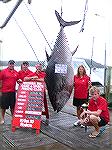 World Record Pacific Blue Tuna 907 pounds