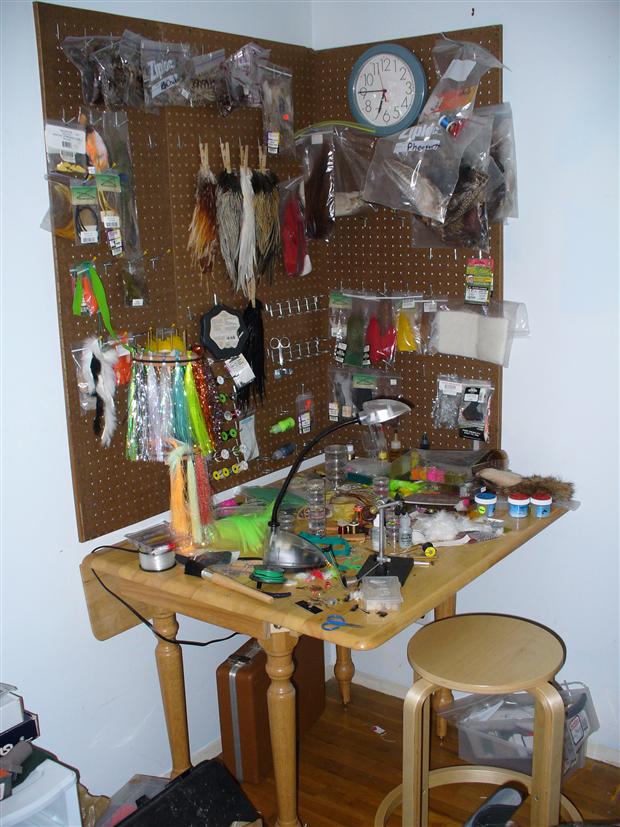 Roger's Fly Tying table